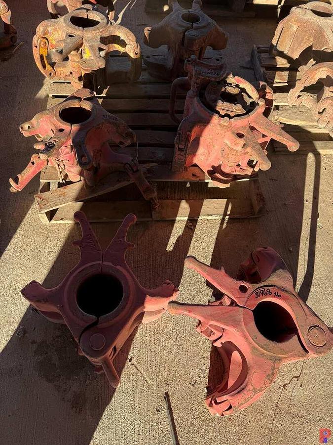 Used PALLET & FLOOR SECTION W/ (6) 50 - 150 TON CENTER LATCH ELEVATORS