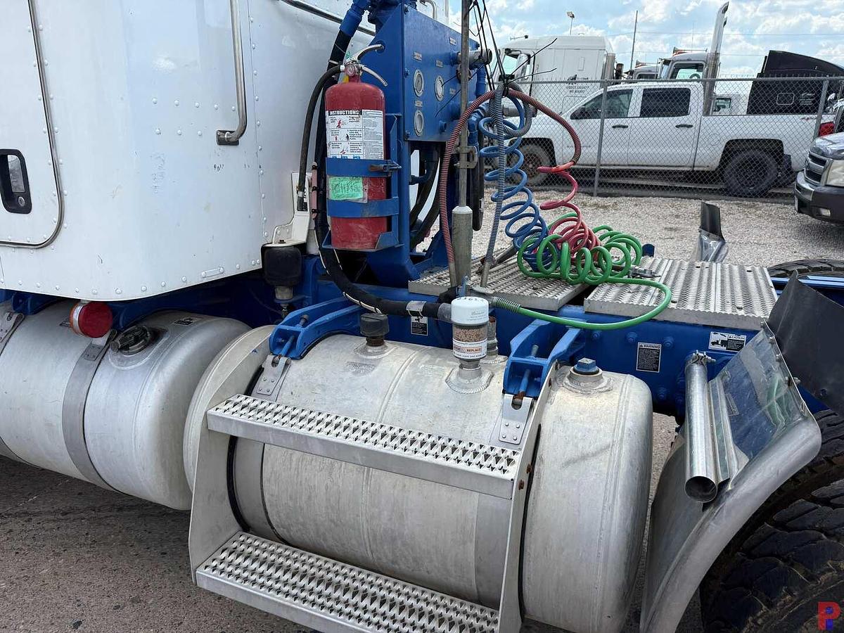 Used 2007 PETERBILT 378 T/A 36” SLEEPER TRUCK