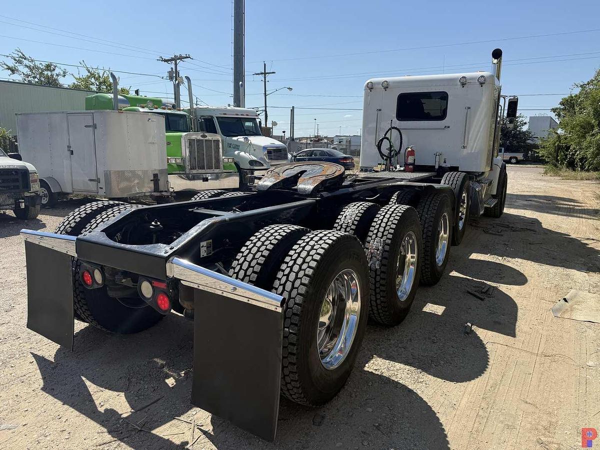 Used 2016 PETERBILT 367 4-AXLE HEAVY HAUL SLEEPER TRUCK TRACTOR