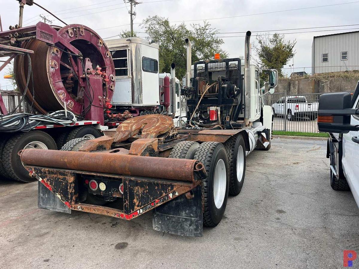 Used 2011 MACK PINNACLE T/A 60K HYD WINCH TRUCK