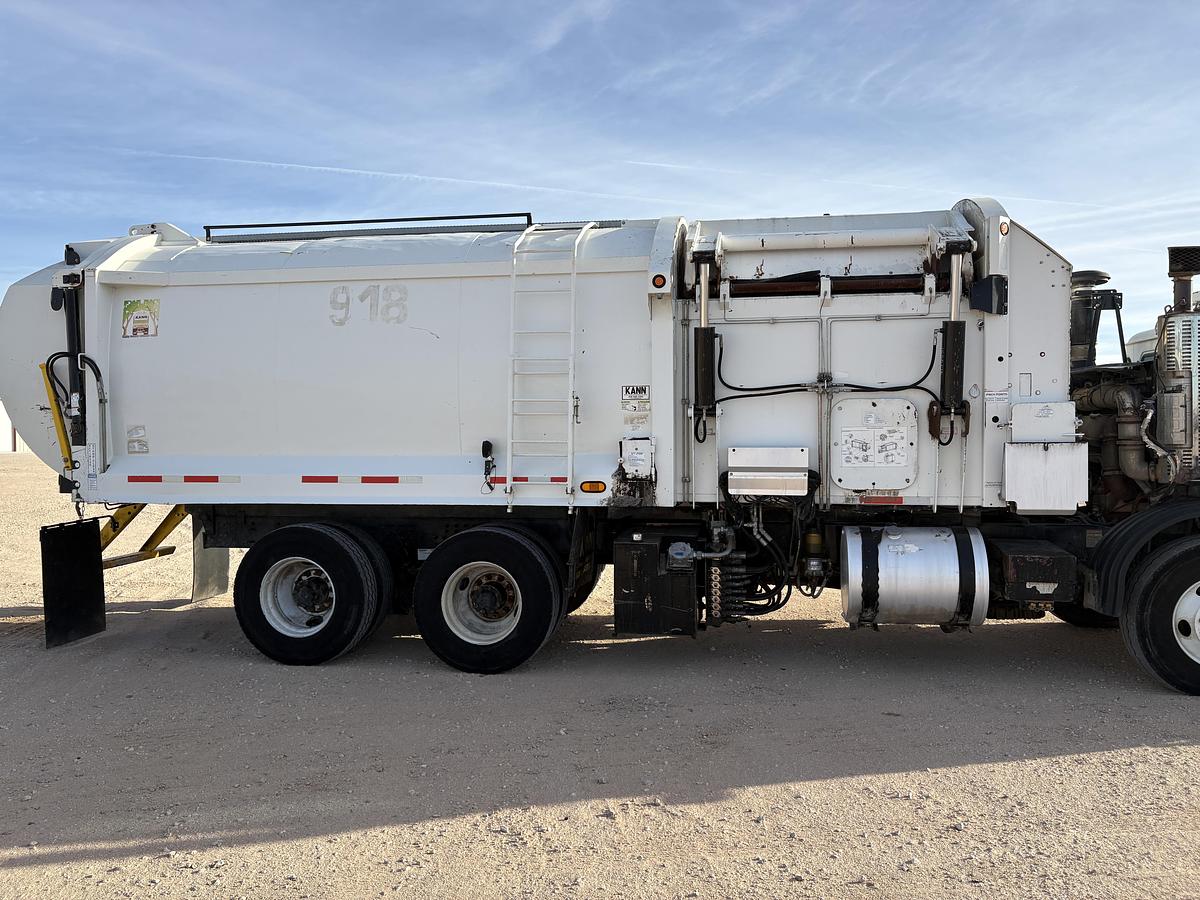 Used 2017 AUTOCAR XPEDITOR T/A 29YD CAB OVER TRASH TRUCK