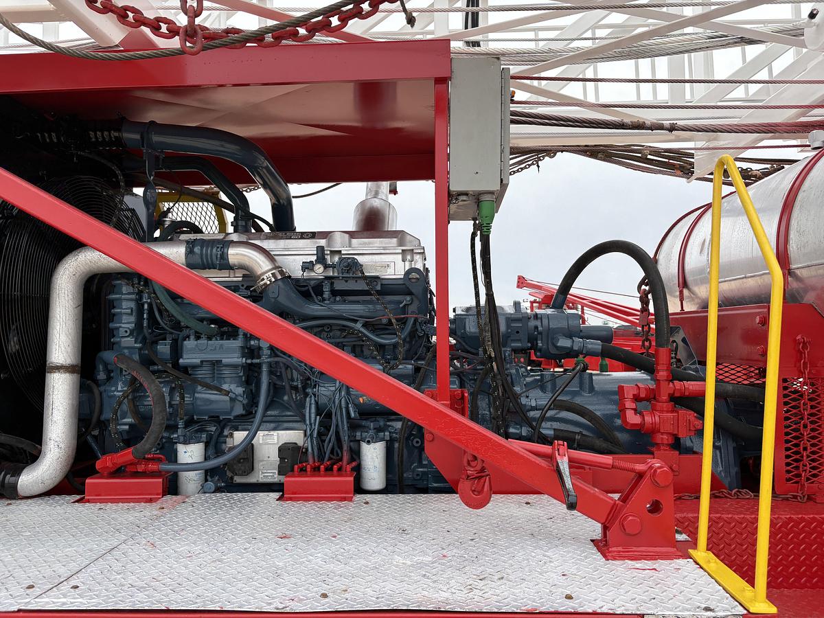 Used 2012 RIG WORKS MUSTANG 550 5-AXLE WELL SERVICE RIG