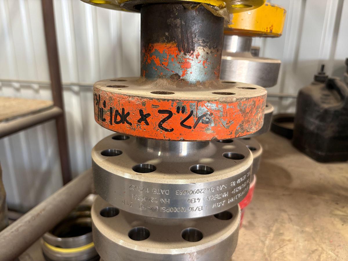 Used (3 pallets) w/ (25) 1-13/16” 10k x 2”LP landing flanges, assorted 8-5/8” & 7” secondary seals, & 7-1/16” 10M flange plates