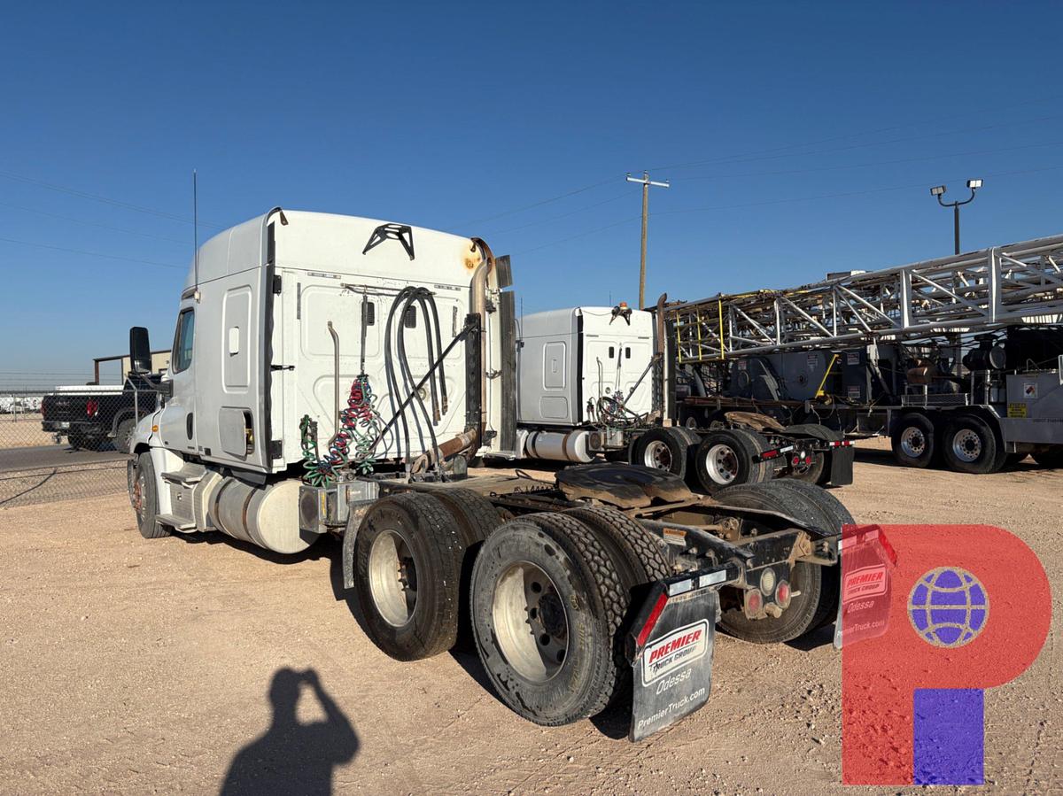 Used 2011 FREIGHTLINER CASCADIA T/A SLEEPER HAUL TRUCK