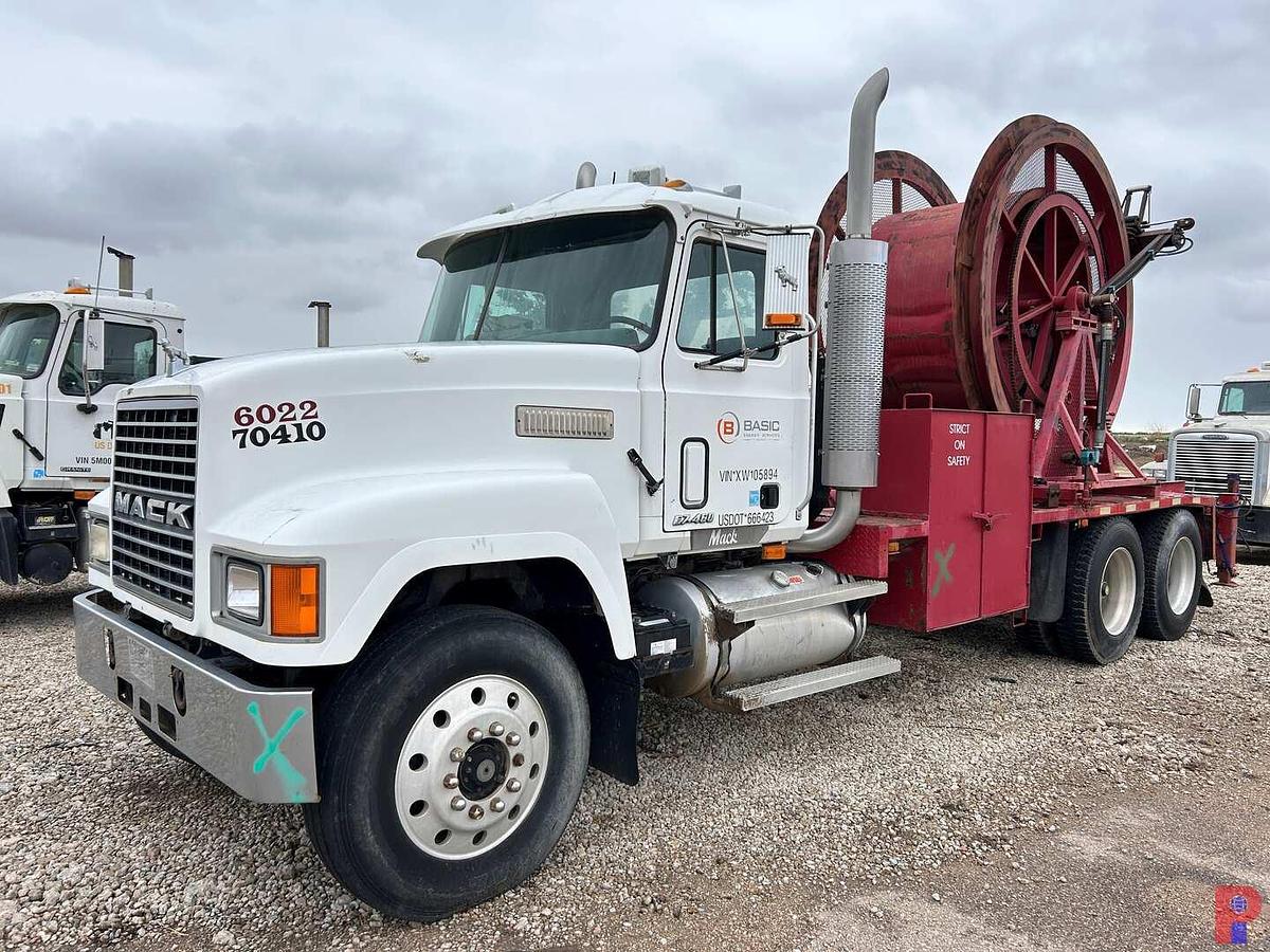 Used 1999 MACK CH613 CAB & CHASSIS W/ CT REEL