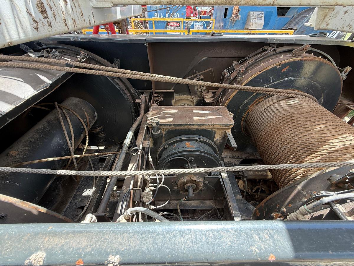 Used FRANKS EXPLORER III 96’-215K 4-AXLE WELL SERVICE WORKOVER RIG