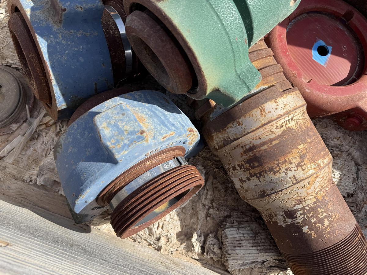 Used CRATE W/ CEMENT HEAD CROSS OVERS, SUBS, & RELATED, 3” FIG 1502 15K STYLE 10 CHIKSAN SWIVEL