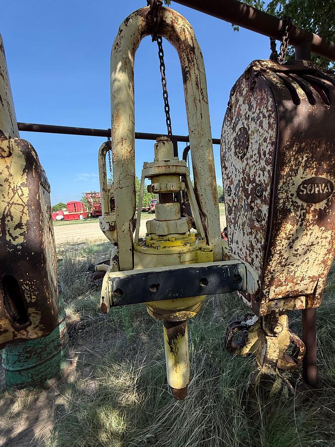 Used CONTINENTAL EMSCO LB-140-TON ROTARY DRILLING SWIVEL