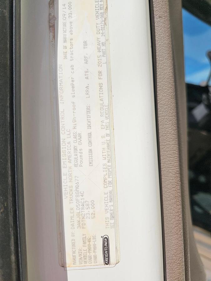 Used 2015 FREIGHTLINER CASCAIDA SLEEPER TRUCK