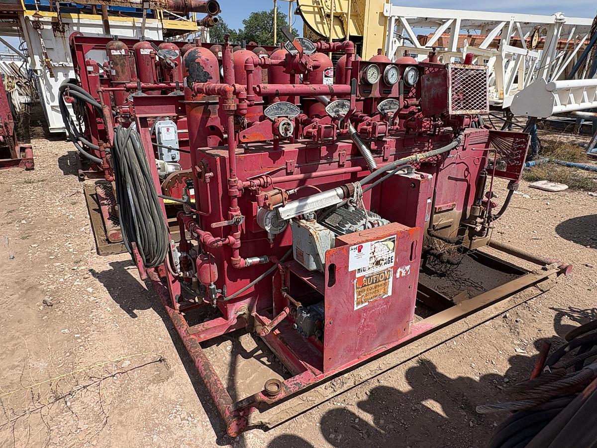 Used 5-station closing unit, skidded
