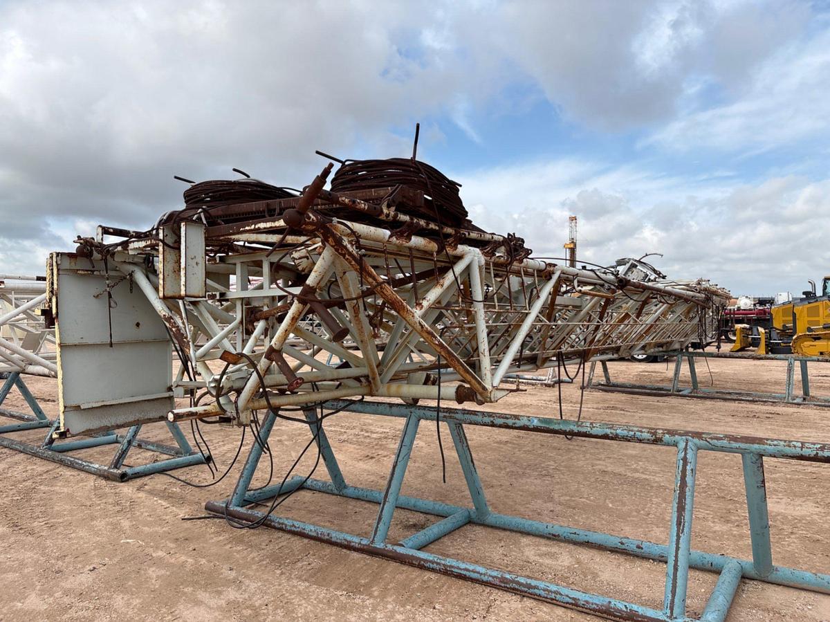 Used International 96’ X 152,000 mast