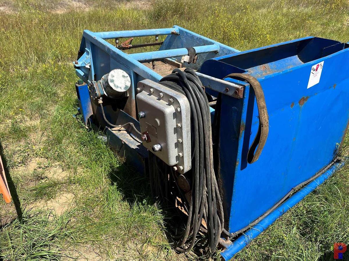 Used DUAL MOTOR DUAL SCREEN LINEAR SHALE SHAKER