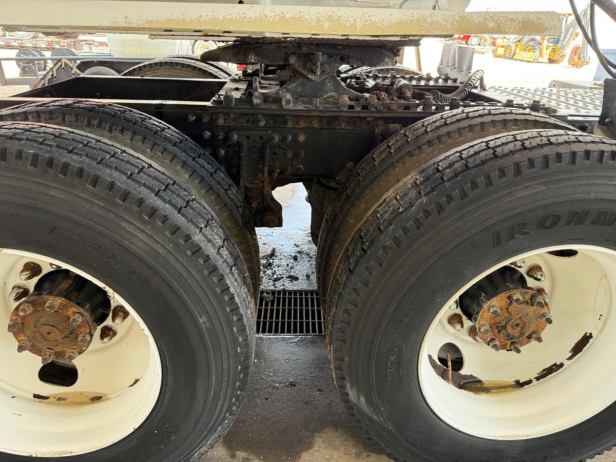 Used 2013 MACK PINNACLE CHU613 T/A DAYCAB TRUCK TRACTOR
