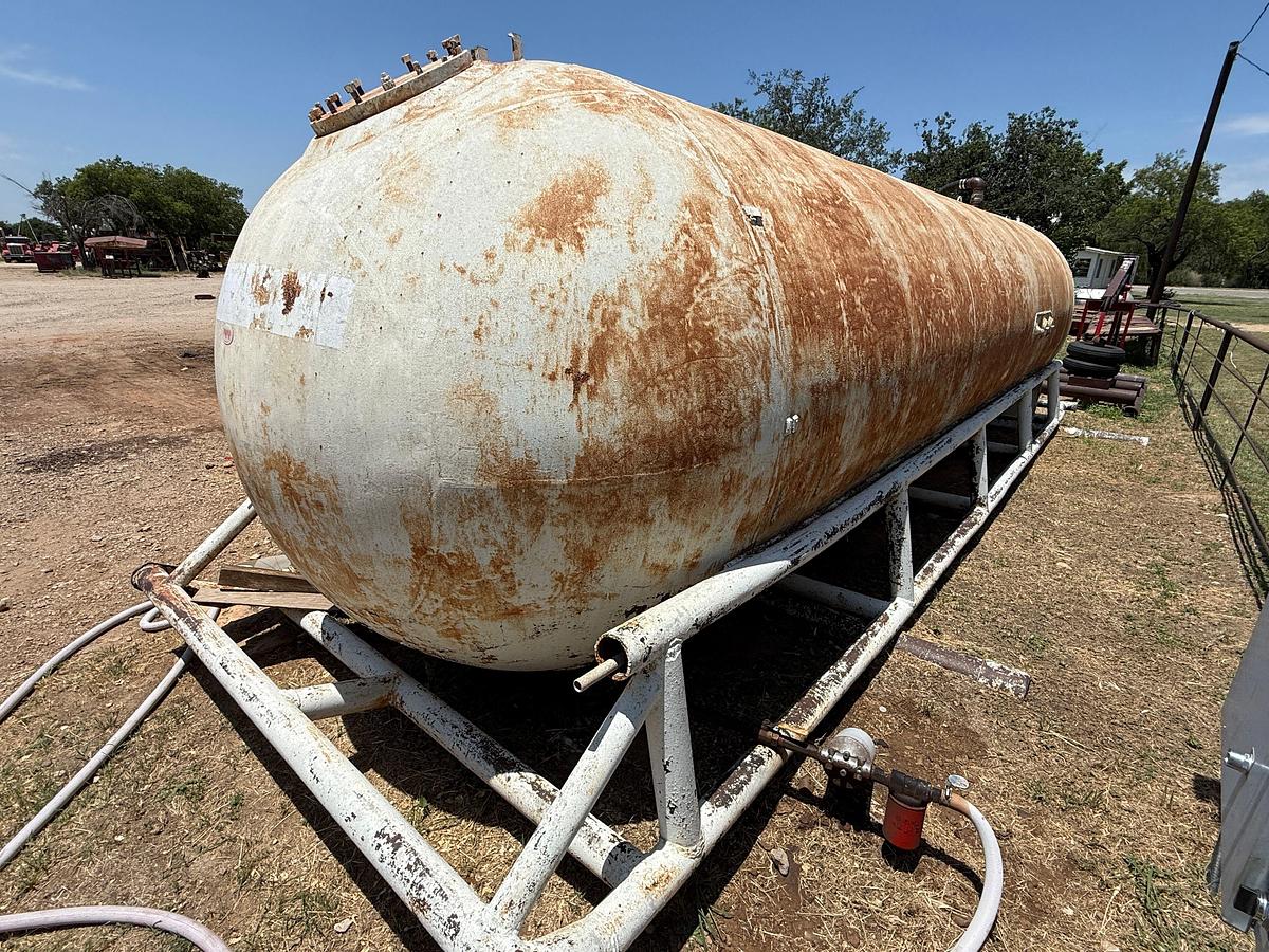 Used 5,000 GALLON FUEL TANK, SKIDDED W/ PUMP