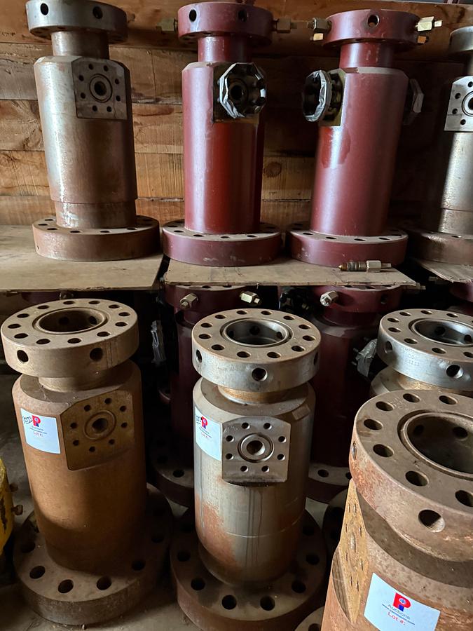 Used (5 x $) UNUSED 11" x 7-1/16" X 2-1/16" 5M TUBING HEAD SPOOLS