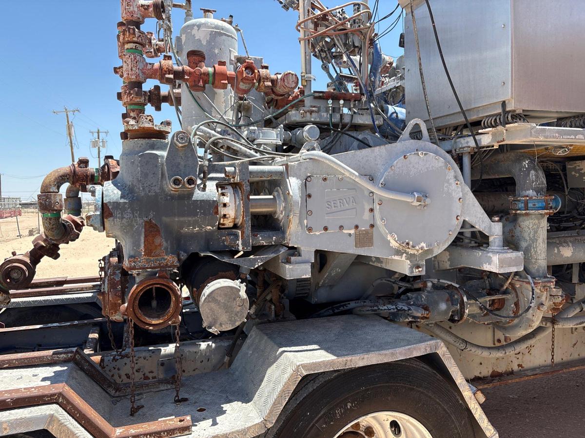Used 2010 EMI ATOKA 26-SD-26-2 DOUBLE PUMPER TRAILER
