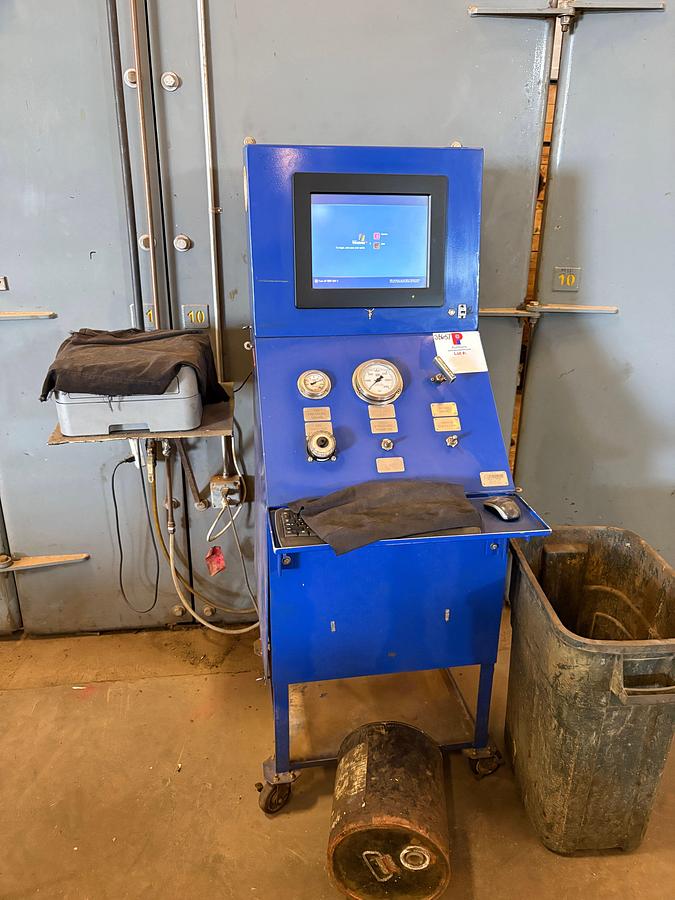 Used Contents of pressure test booth
