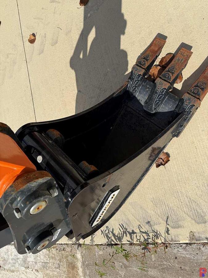 Used (NEW) DEVELON DX27Z-7 COMPACT MINI EXCAVATOR