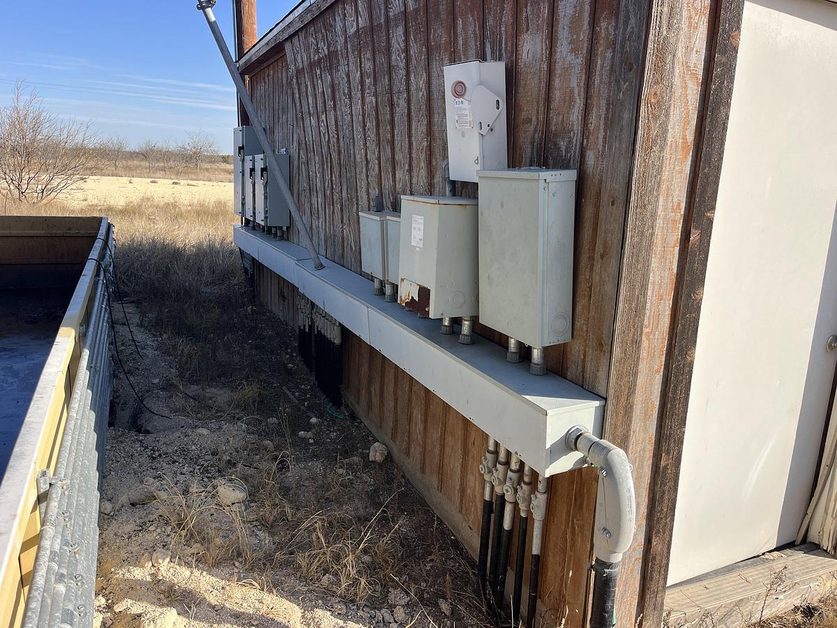 Used CROCKETT CO. SWD FACILITY, PERMITTED FOR 30,000 BBLS. PER DAY