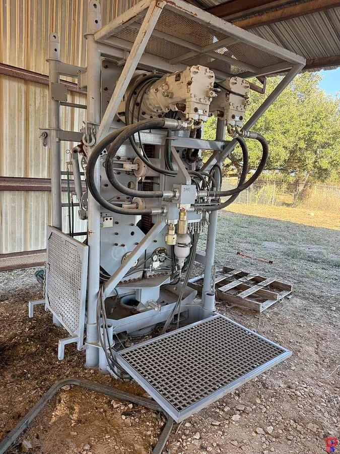 Used COIL TUBING INJECTOR HEAD (INCOMPLETE)