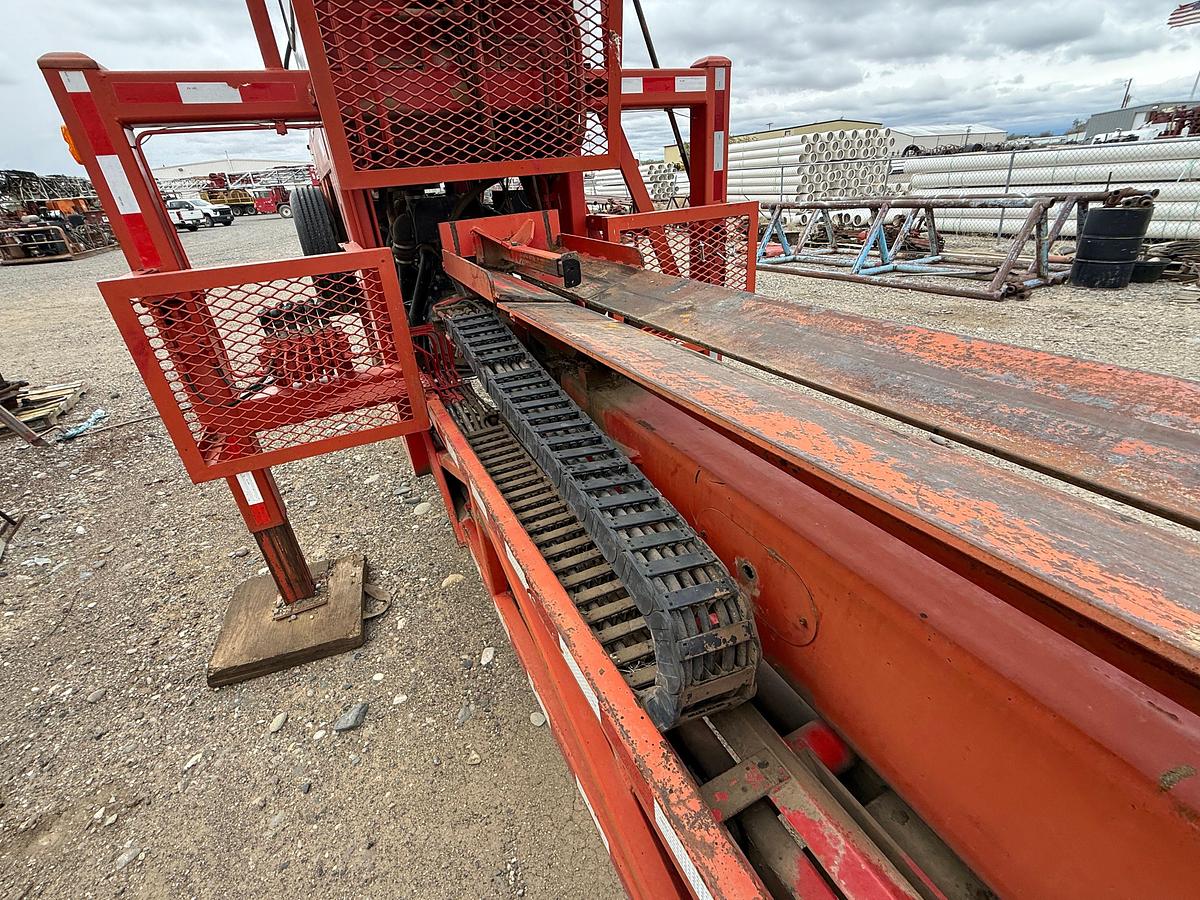 Used 2013 PIPE TRIPPER 40' HYD PIPE HANDLER MTD ON T/A GOOSNECK TRAILER