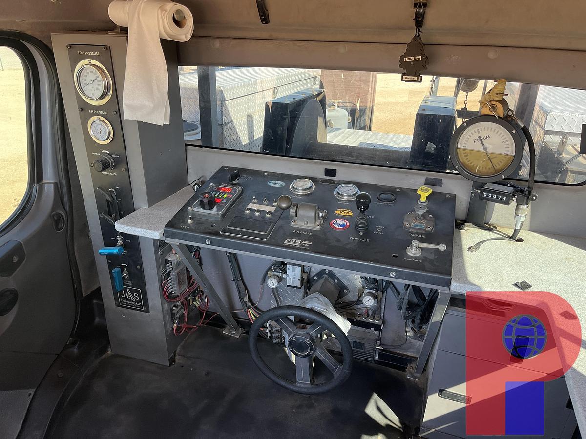 Used 2015 FREIGHTLINER M2 106 S/A CREW CAB SLICK LINE TRUCK