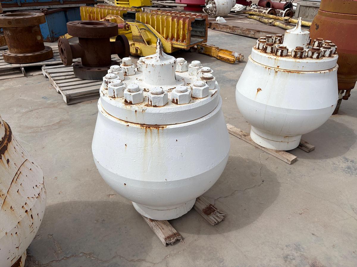 Used Pulsation dampener for mud pump