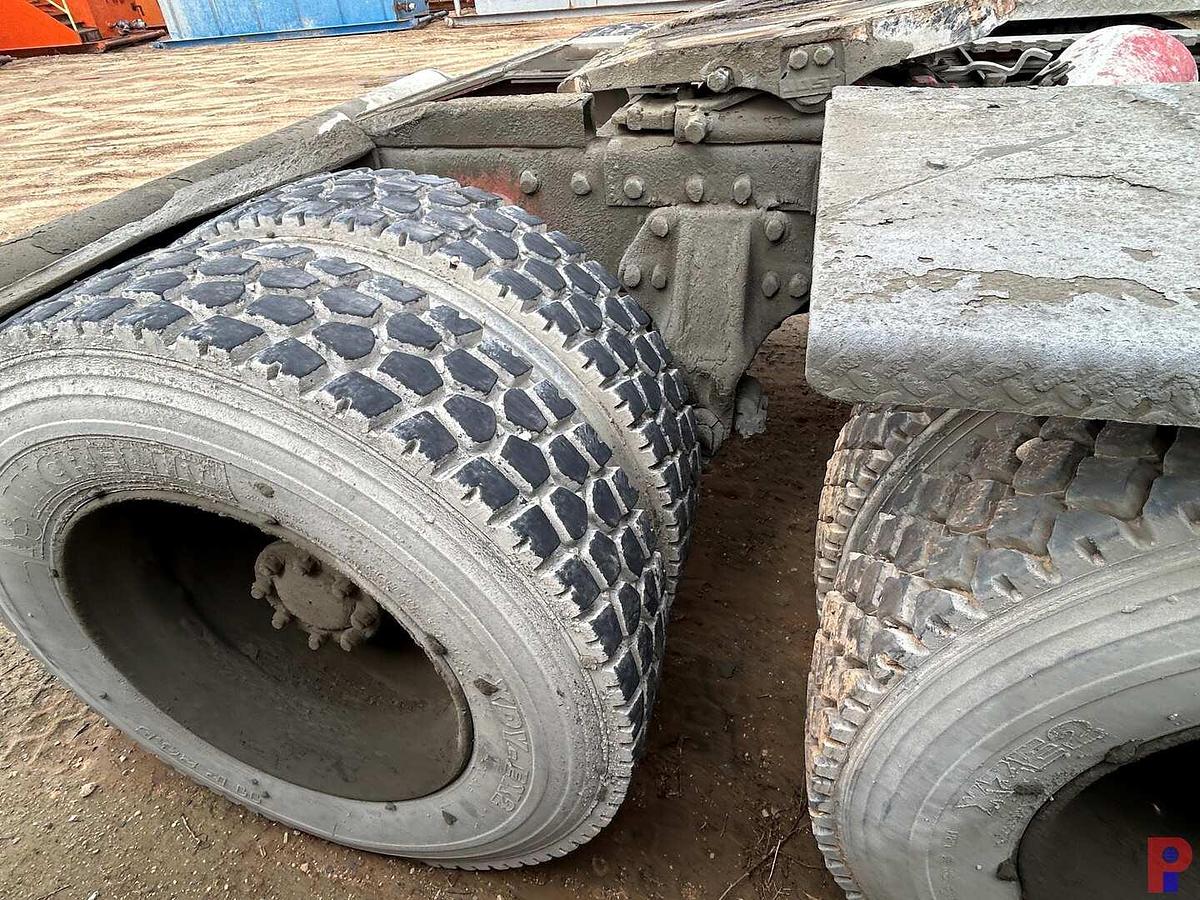 Used 2006 PETERBILT 379 TRI AXLE 45K LBS. WINCH TRUCK