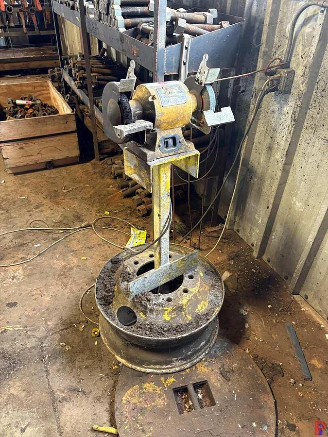 Used DEWALT DW756 6” ELECTRIC BENCH GRINDER & STAND