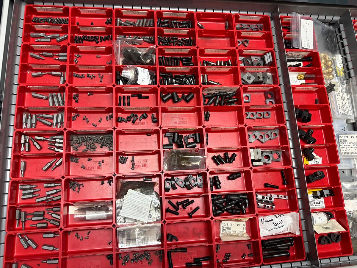 Used LOT W/ (200+) UNUSED EXPENDABLE MACHINING TOOLS INCLUDES (2) LISTA 8-DRAWER ROLLING TOOLBOXES, TABLE TOP & BOLT BIN W/ CONTENTS