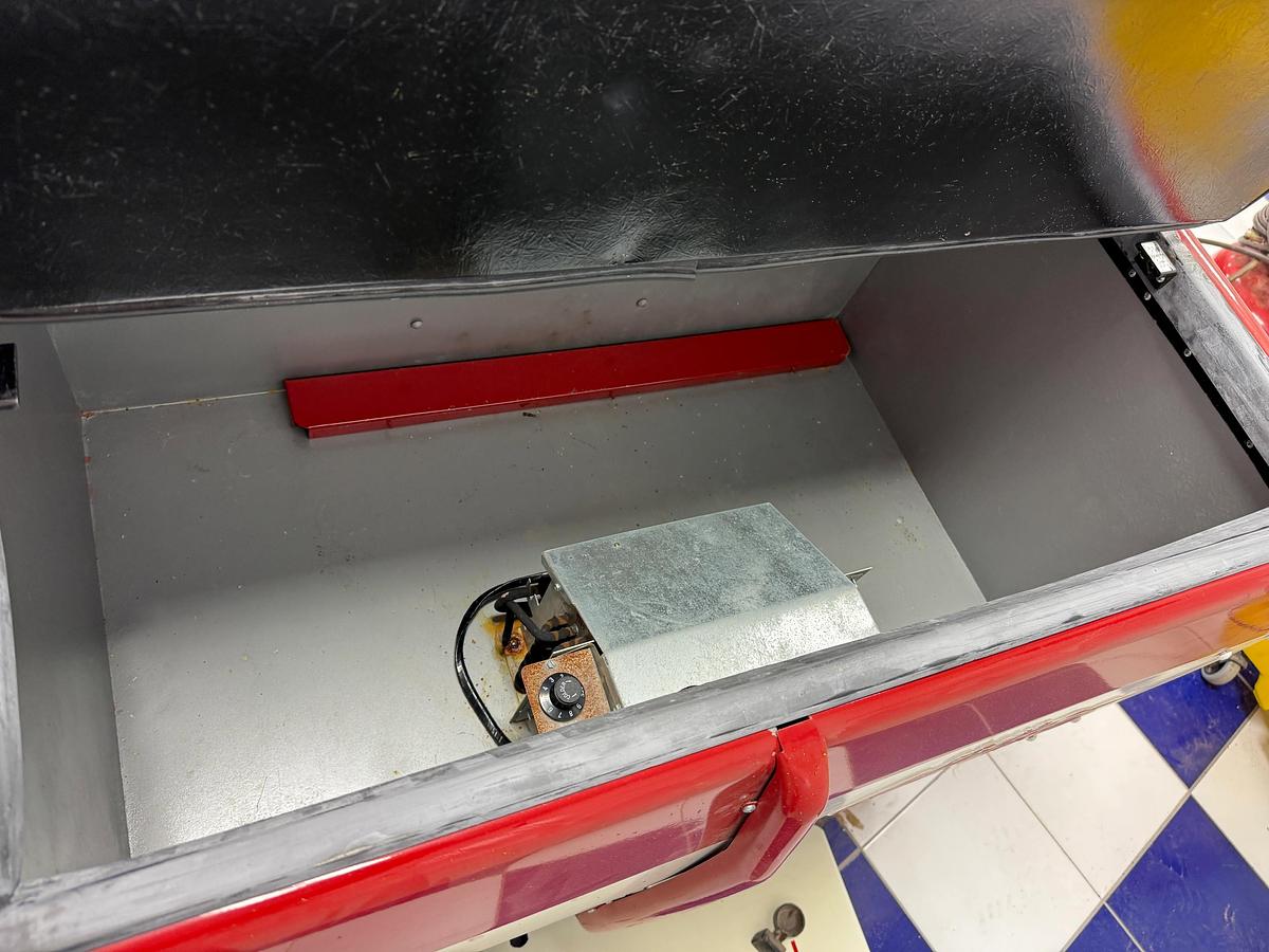 Used Coca-Cola CMD-D TOP OPEN CHEST STYLE VINTAGE COOLER