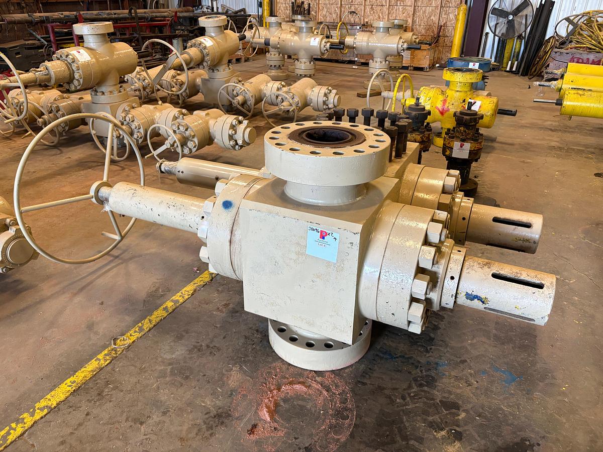 Used (2x$) 7-1/16” 15k frac valves