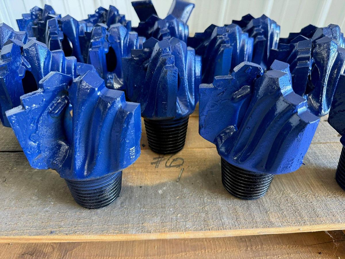 Used (15) - 7NH, 9WW and other specific CARBIDE TIPPED DRAG BIT DRILLING BITS