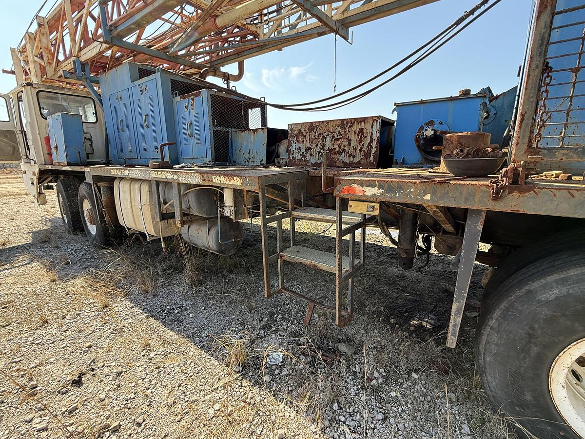 Used 2007 MOOR RIG XJ60 DD 104'-200K 5-AXLE WELL SERVICE WORKOVER RIG