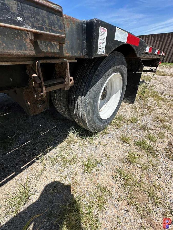 Used 2004 TRANSCRAFT DTL-3000 T/A STEP DECK TRAILER