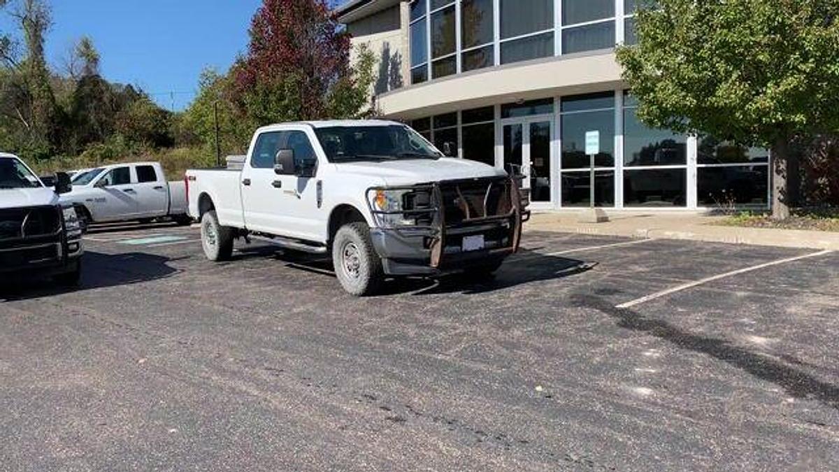 Used 2017 FORD F-250 SUPER DUTY XL CREW CAB 4X4 PICKUP