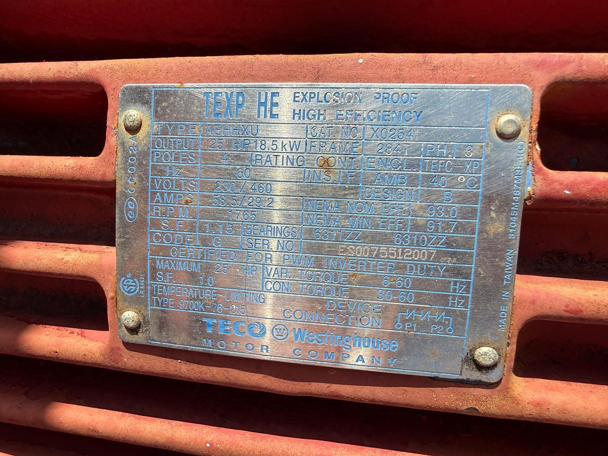Used 4-STATION 8-BOTTLE ACCUMULATOR CLOSING UNIT, SKIDDED