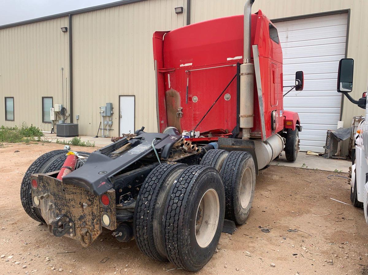 Used Kenworth Aerocab W900L Sleep Parts Truck