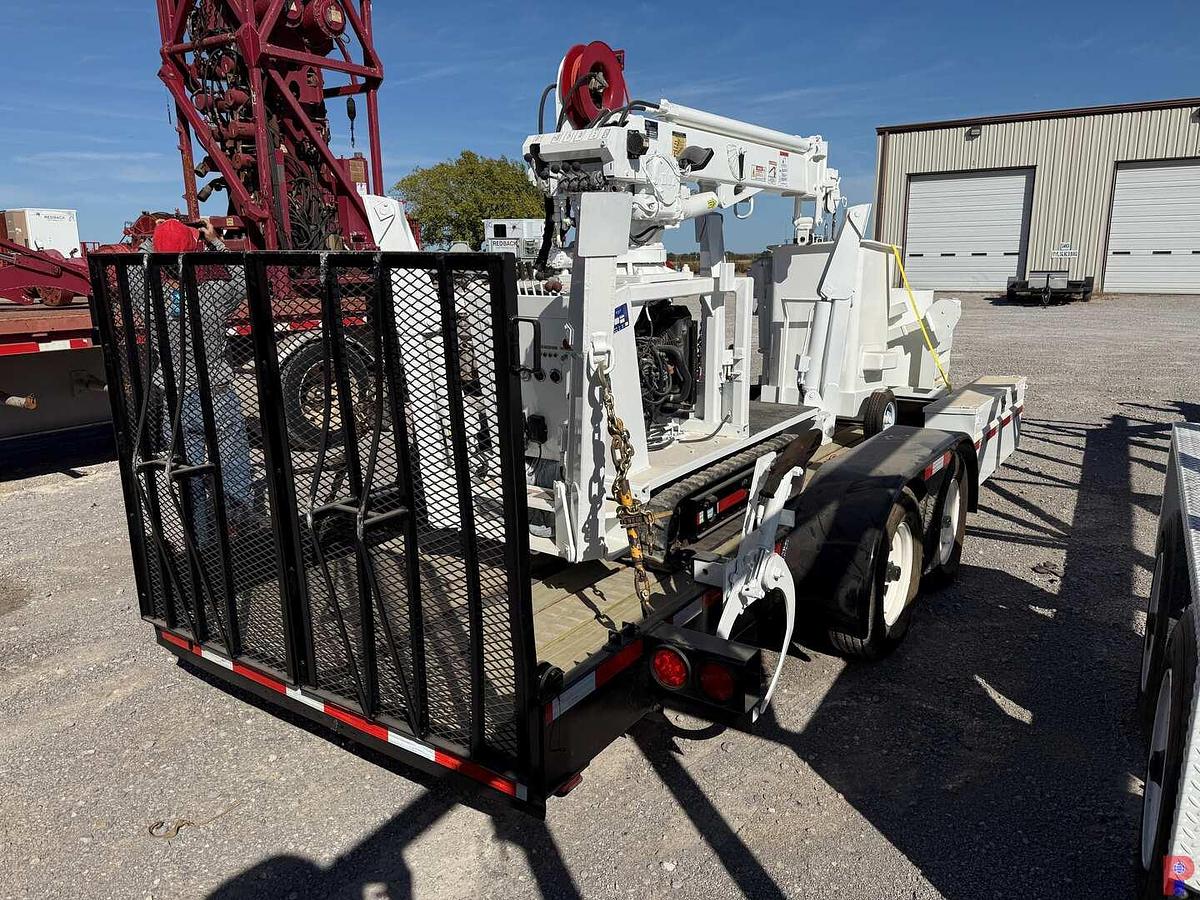 Used 2004 S.D.P. EZ HAULER CRAWLER DIGGER DERRICK ON T/A TRAILER