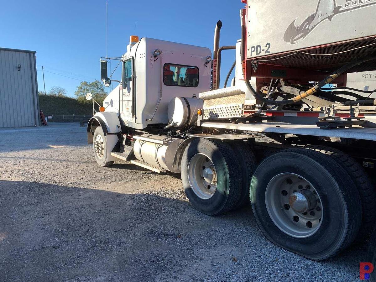 Used 2013 KENWORTH T800 DAY CAB TRUCK