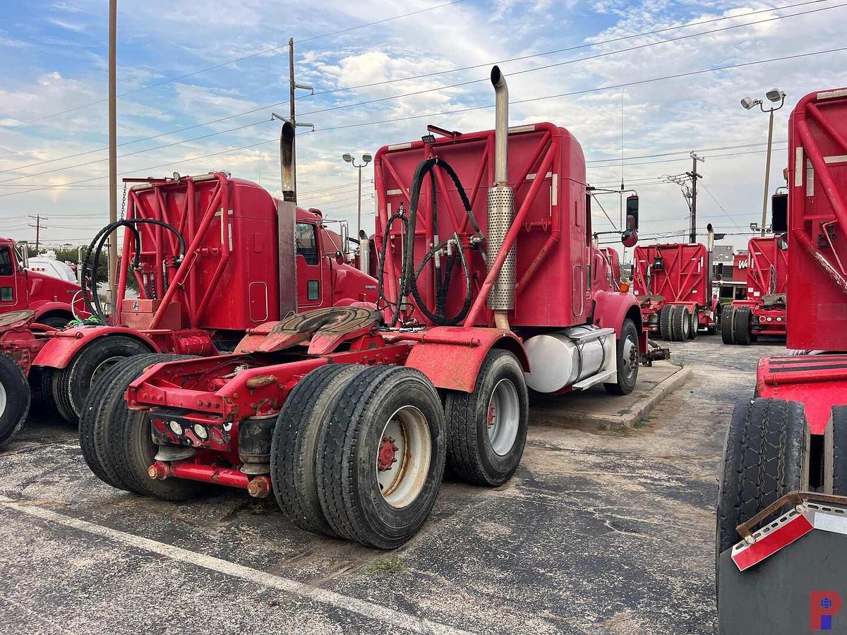 Used 2007 KENWORTH T800 T/A 36” SLEEPER TRUCK