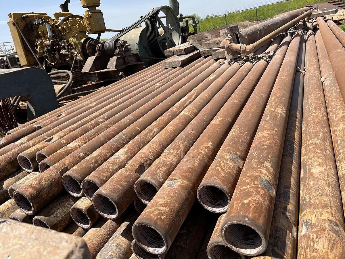 Used 1981 CHICAGO PNEUMATIC CP700 TOP DRIVE WATER WELL DRILLING RIG Package