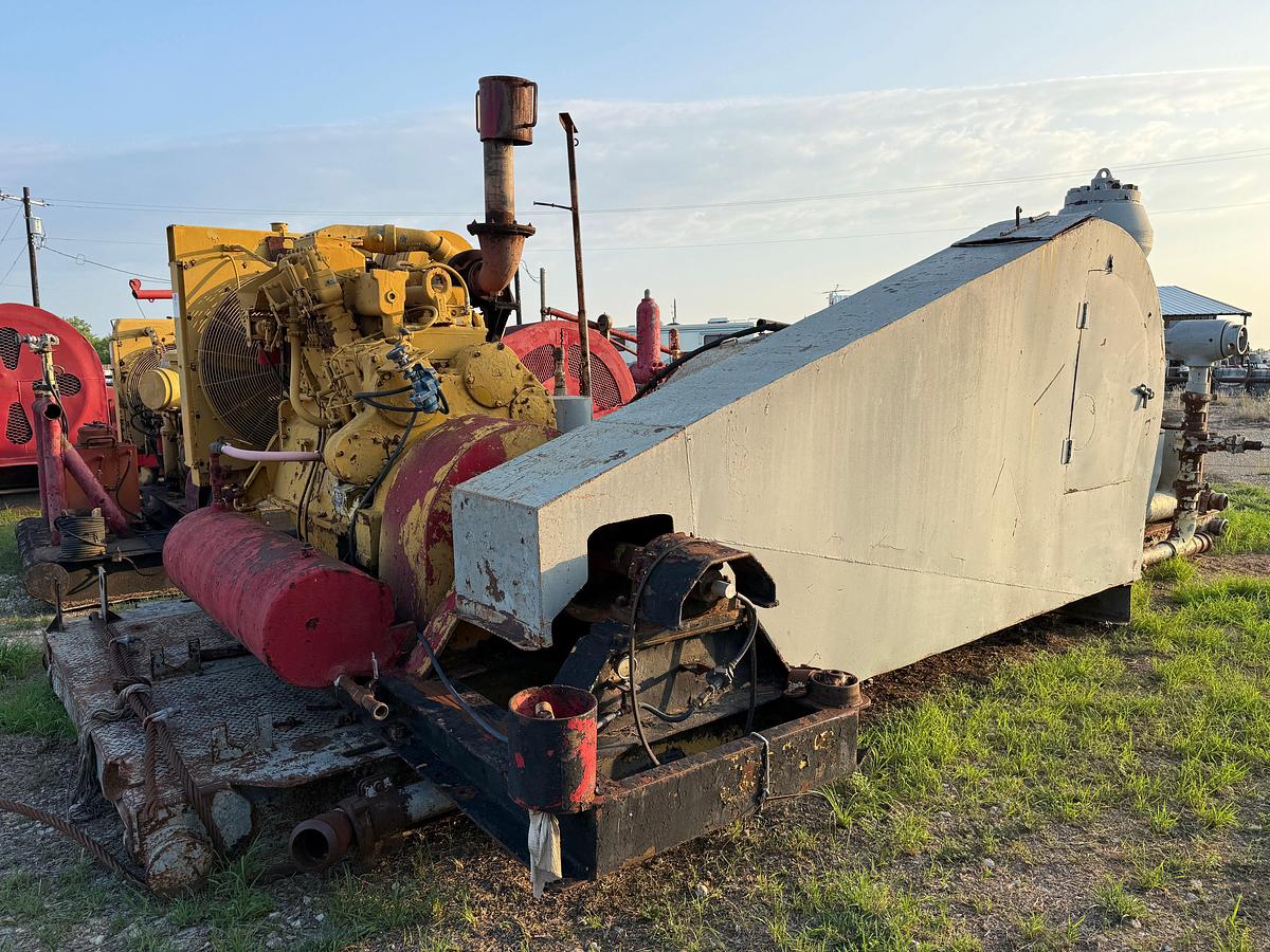 Used CONTINENTAL EMSCO D-700 DUPLEX MUD PUMP P/B CAT D353