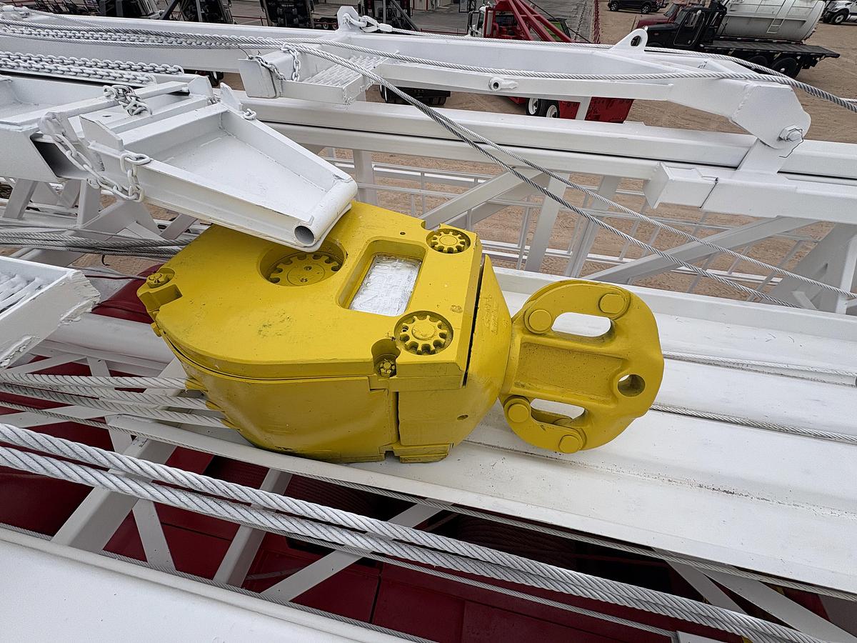 Used 2012 RIG WORKS MUSTANG 550 5-AXLE WELL SERVICE RIG