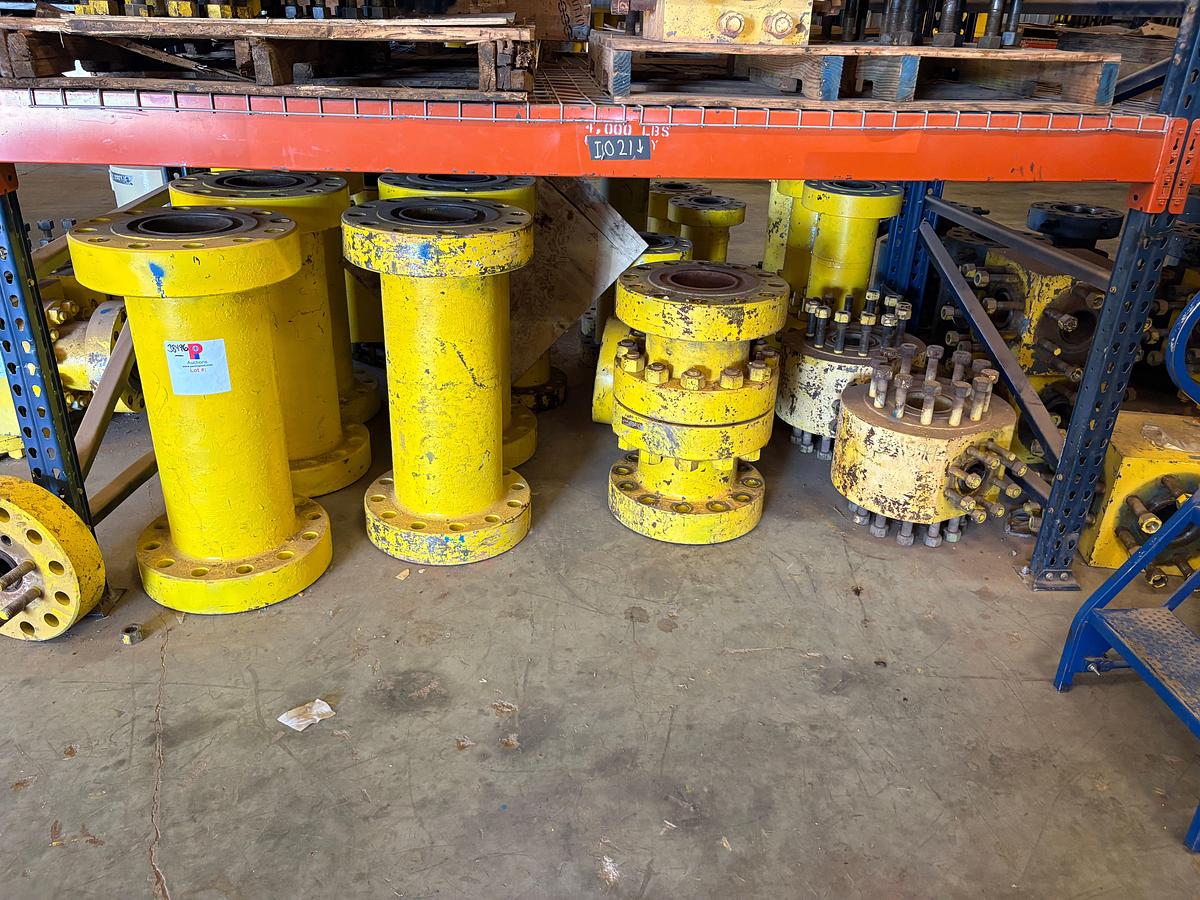 Used (17) assorted length 7-1-16” spools, & (2) 5” x 2” fluid crosses