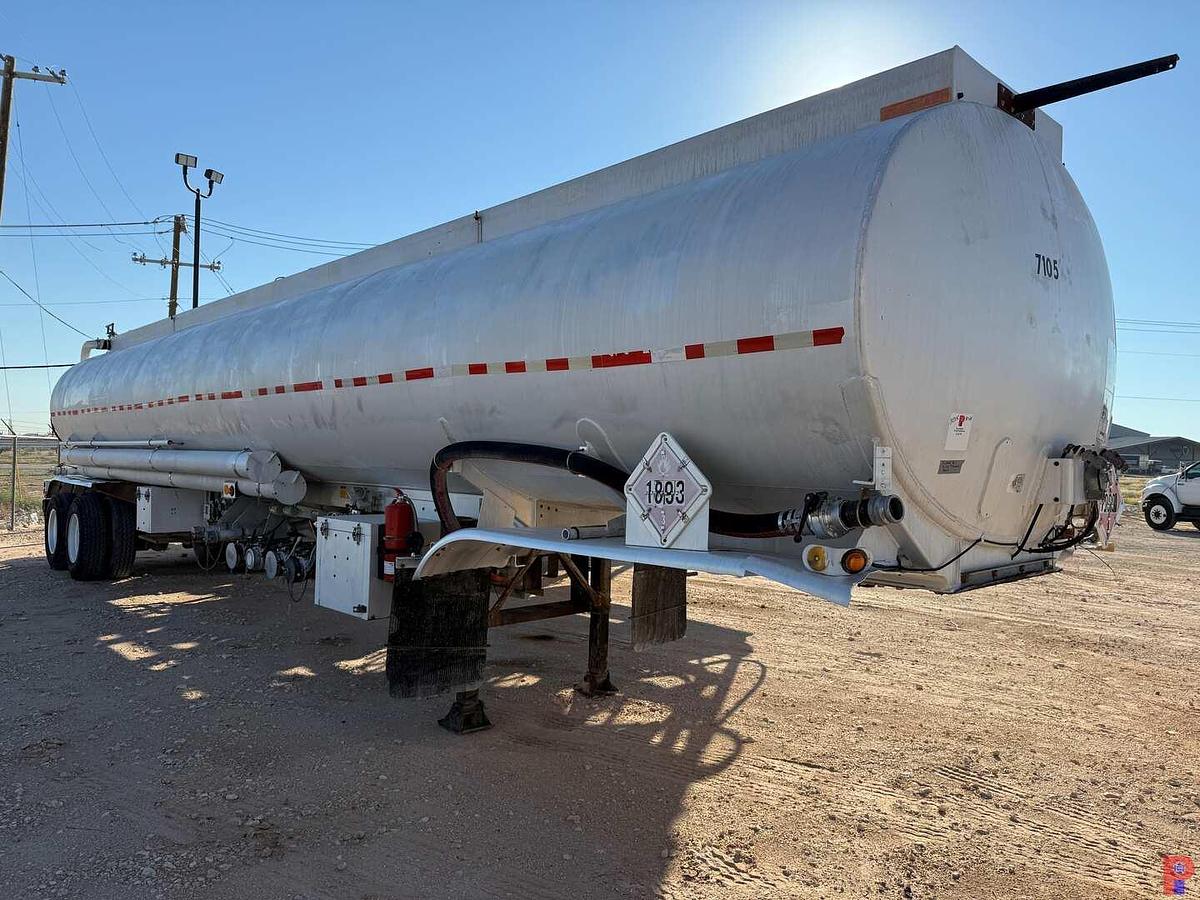 Used 1988 FRUEHAUF 4-COMPARTMENT 9,650 GAL. FUEL TANK TRAILER