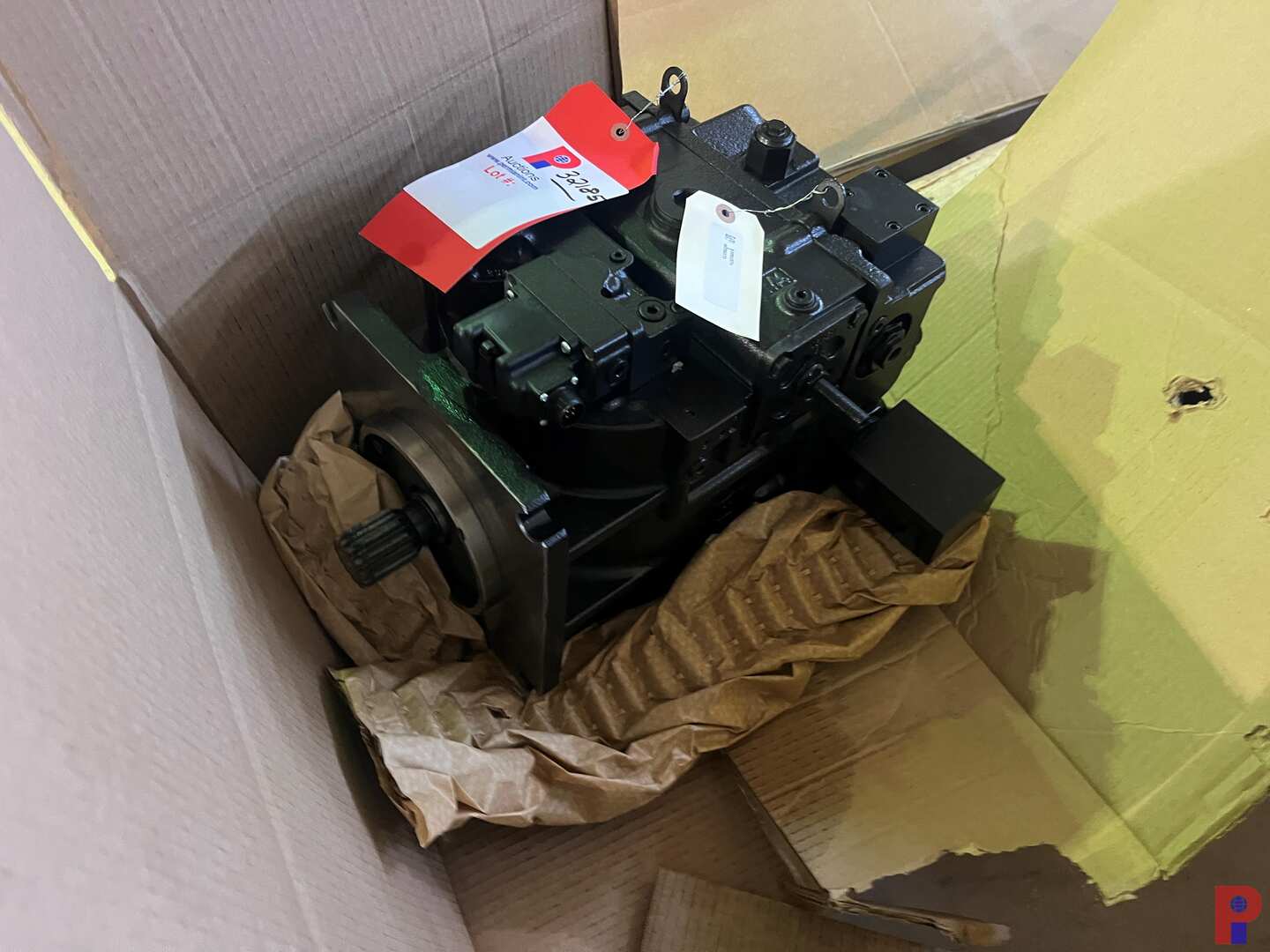 Used NEW / UNUSED SAUER DANFOSS 180CC HYDRAULIC PUMP P/N 83061571