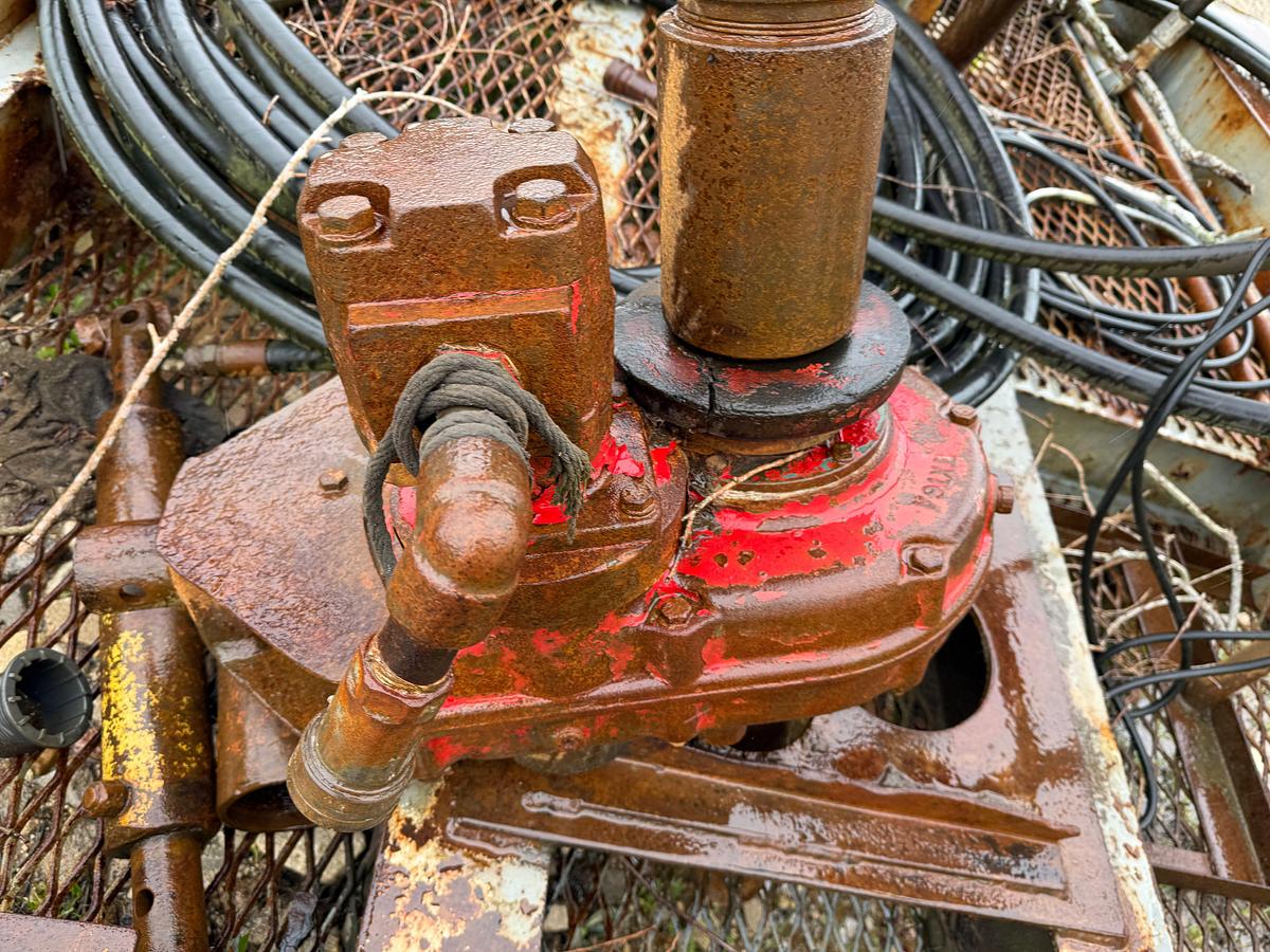 Used KING 53GA POWER SWIVEL MTD ON T/A GOOSENECK.TRAILER