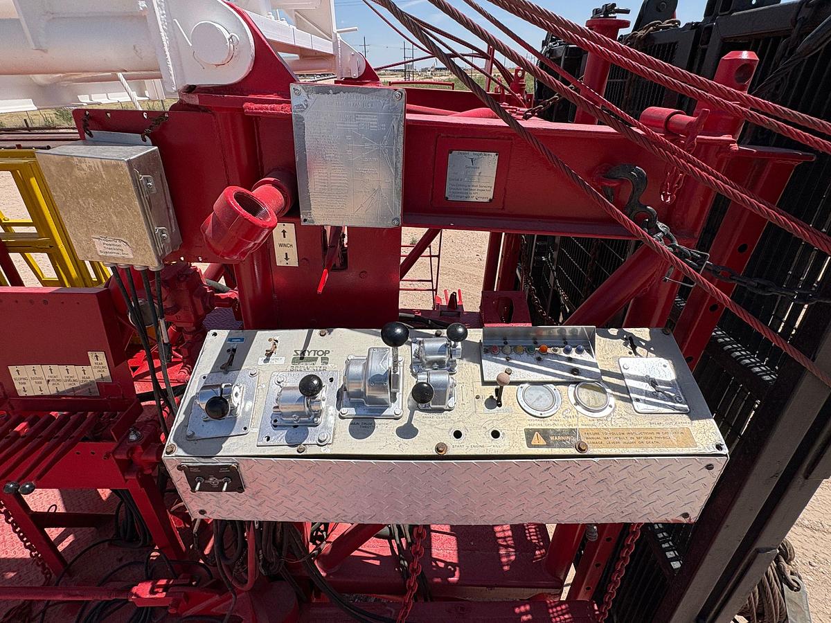 Used 1982 Skytop Brewster 5 axle DD Well Service Rig, 96-210k Mast