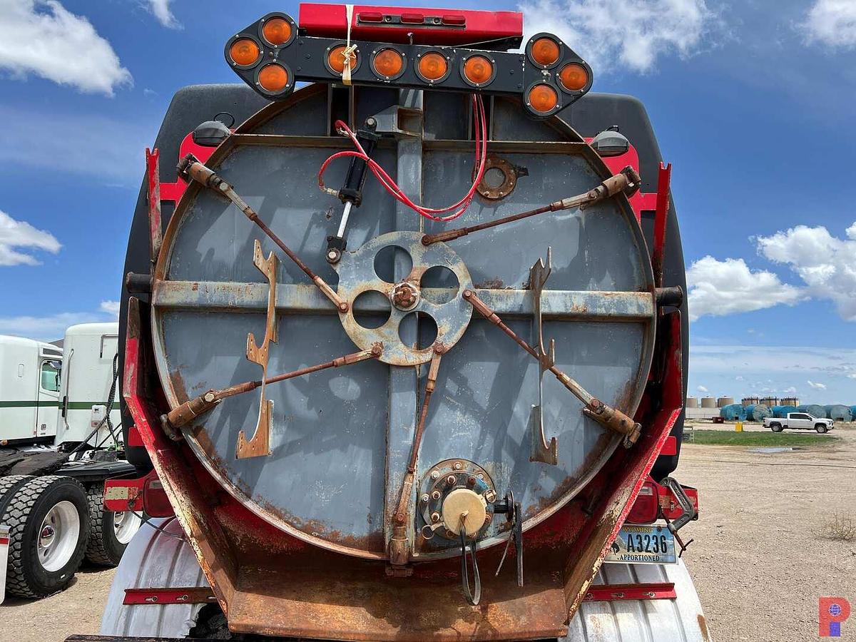 Used 2004 PETERBILT 357 T/A HYDRO-VAC TRUCK